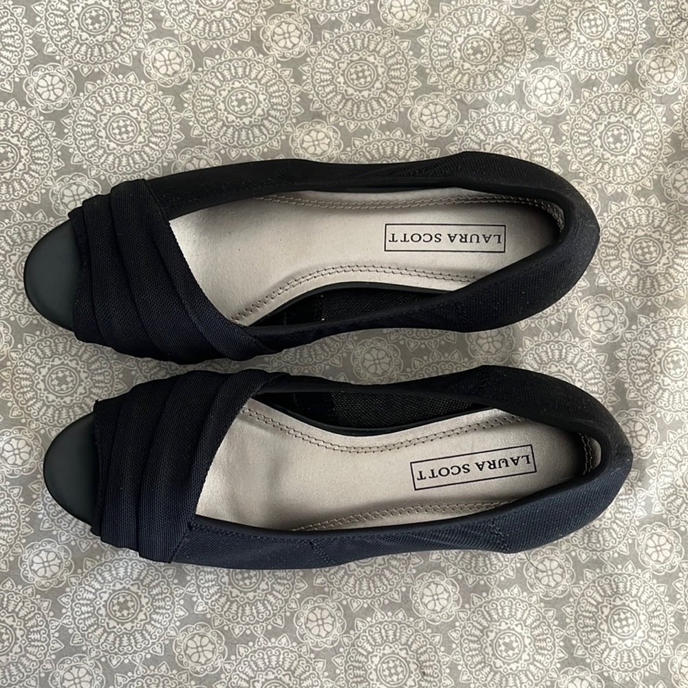 Laura Scott short wedges